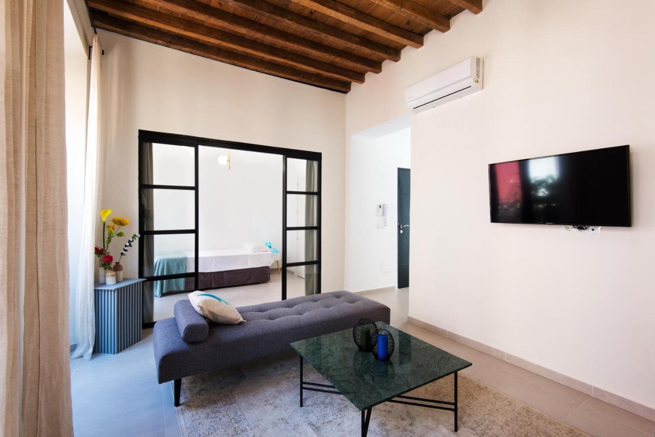 Malaga Tour Apartment- Elegance & Confort In The Historic Center Exterior photo