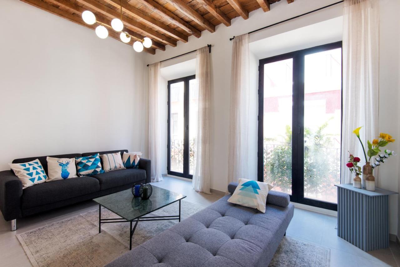 Malaga Tour Apartment- Elegance & Confort In The Historic Center Exterior photo